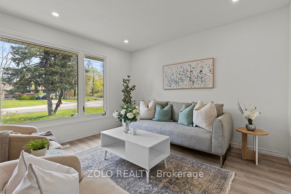 215 Mackenzie Crescent