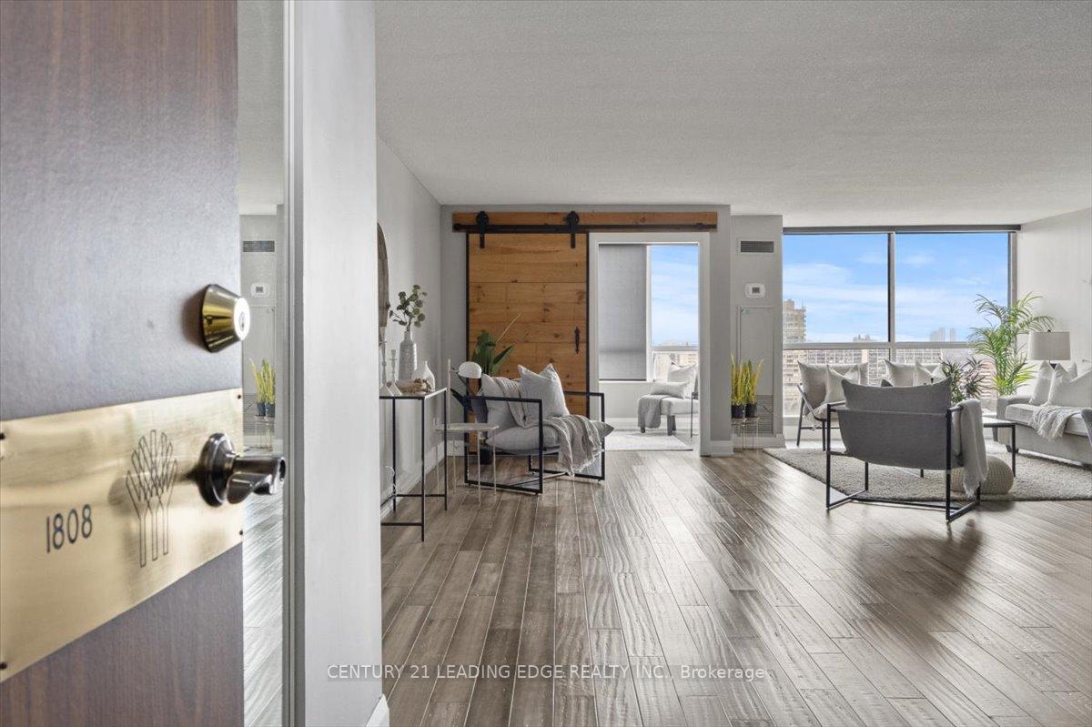 3 Bedrooms Condo at 131 TORRESDALE,  Toronto For sale