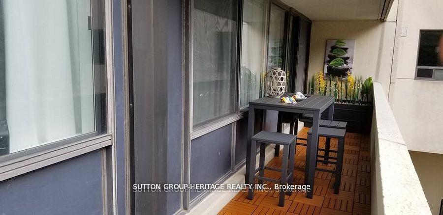 2 Bedrooms Condo at 75 Wynford Heights, Toronto For sale
