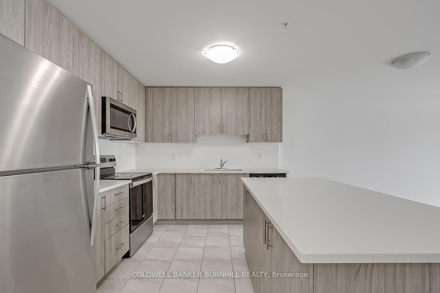 2 Bedrooms Condo at 5 Hamilton, Hamilton For sale