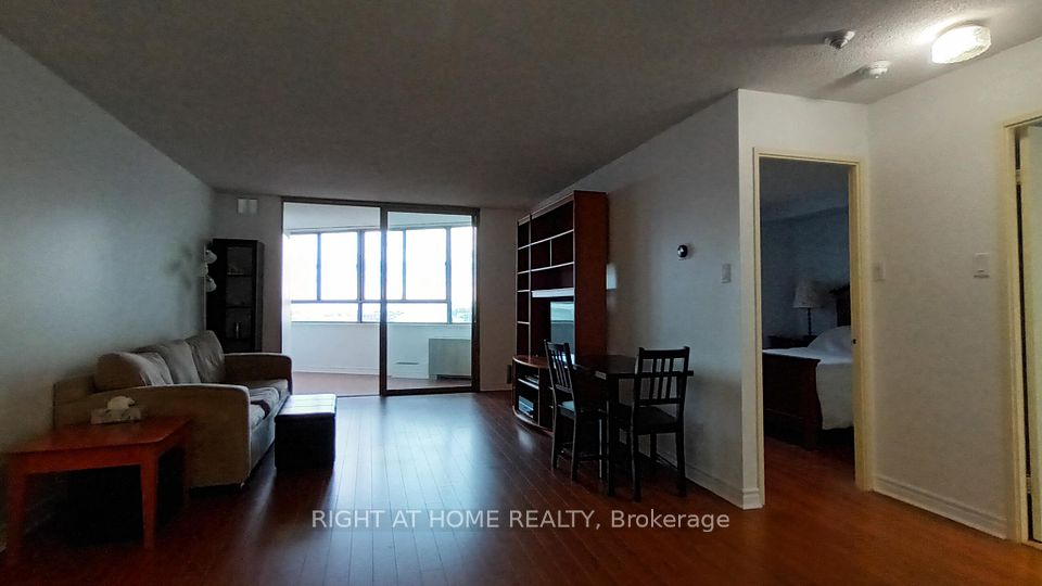 260 Queens Quay