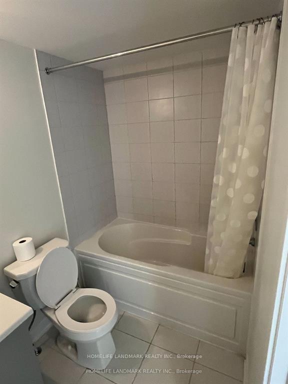 2 Bedrooms Condo at 3409 Ridgeway, Mississauga For sale