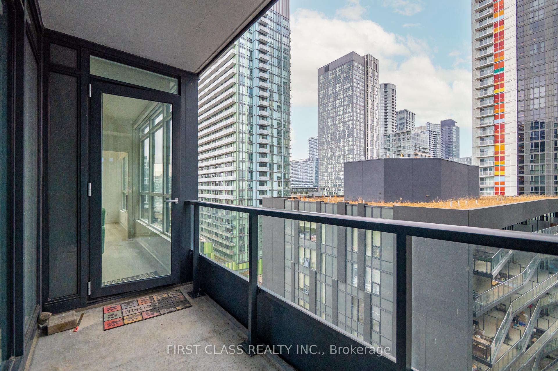 3 Bedrooms Condo at 80 Queens Wharf, Toronto For sale