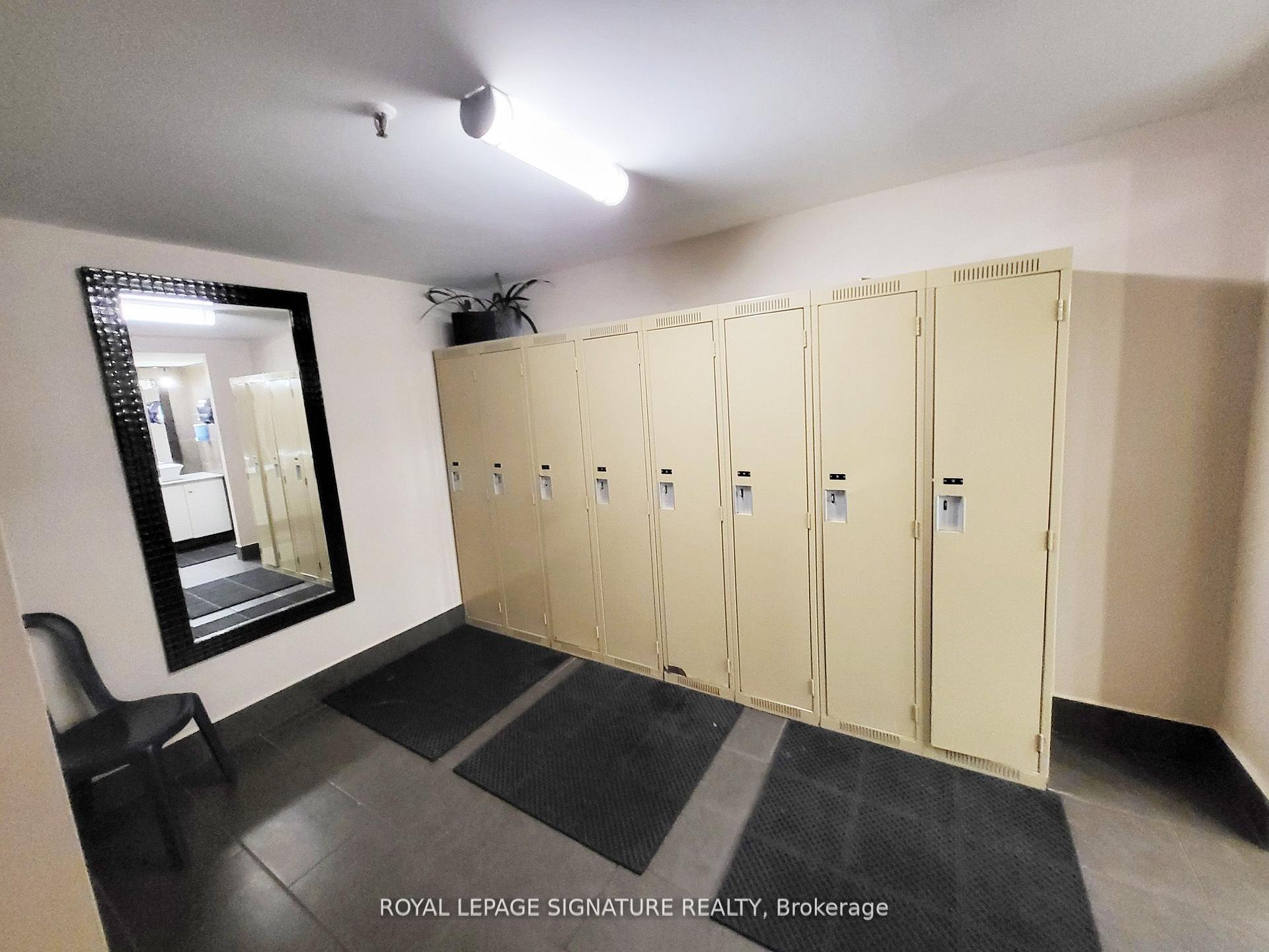 2 Bedrooms Condo at 77 Maitland, Toronto For sale