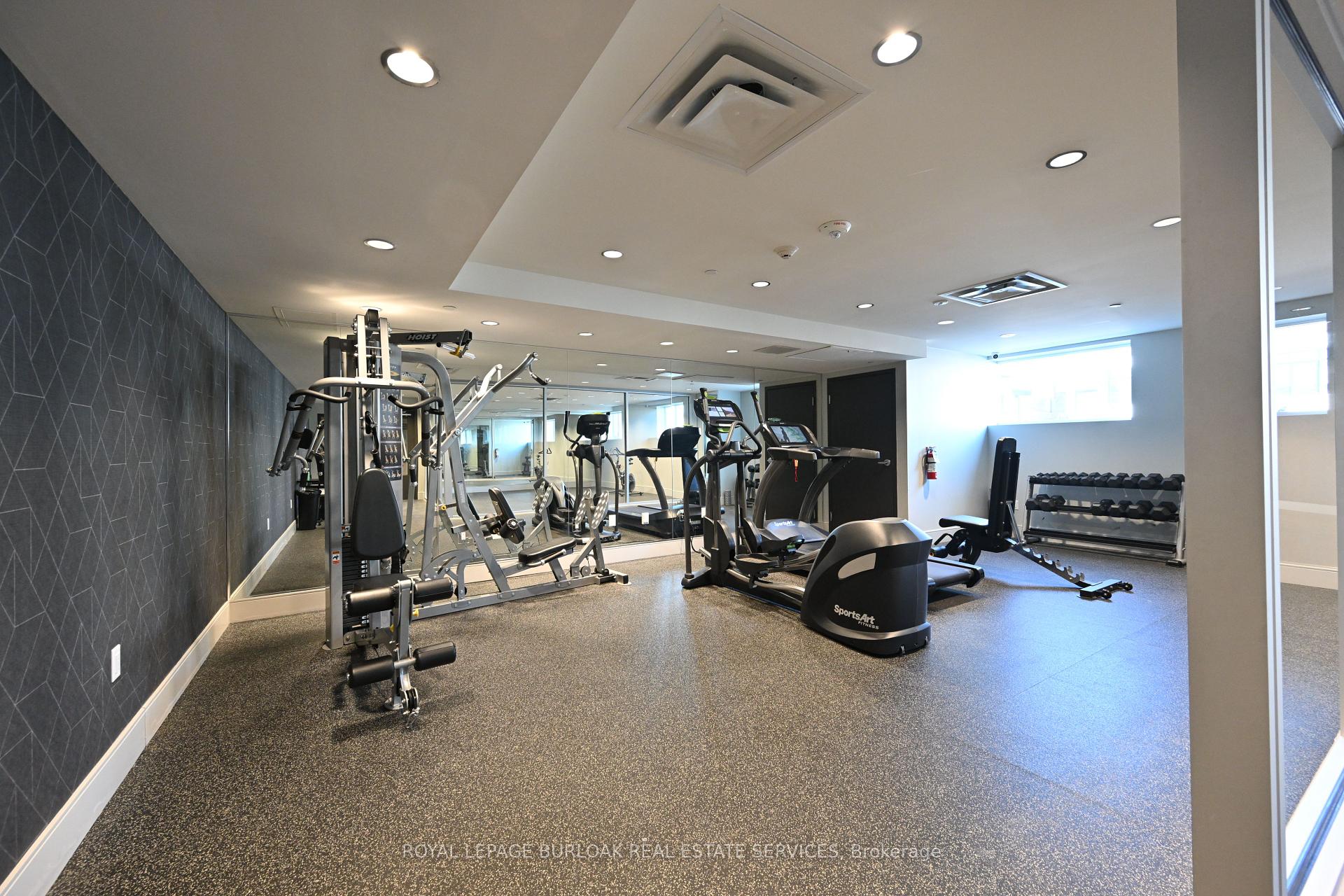 2 Bedrooms Condo at 16 Markle,  Hamilton For sale
