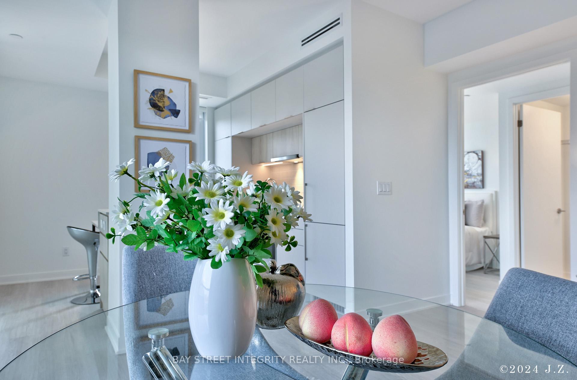 3 Bedrooms Condo at 185 Alberta, Toronto For sale