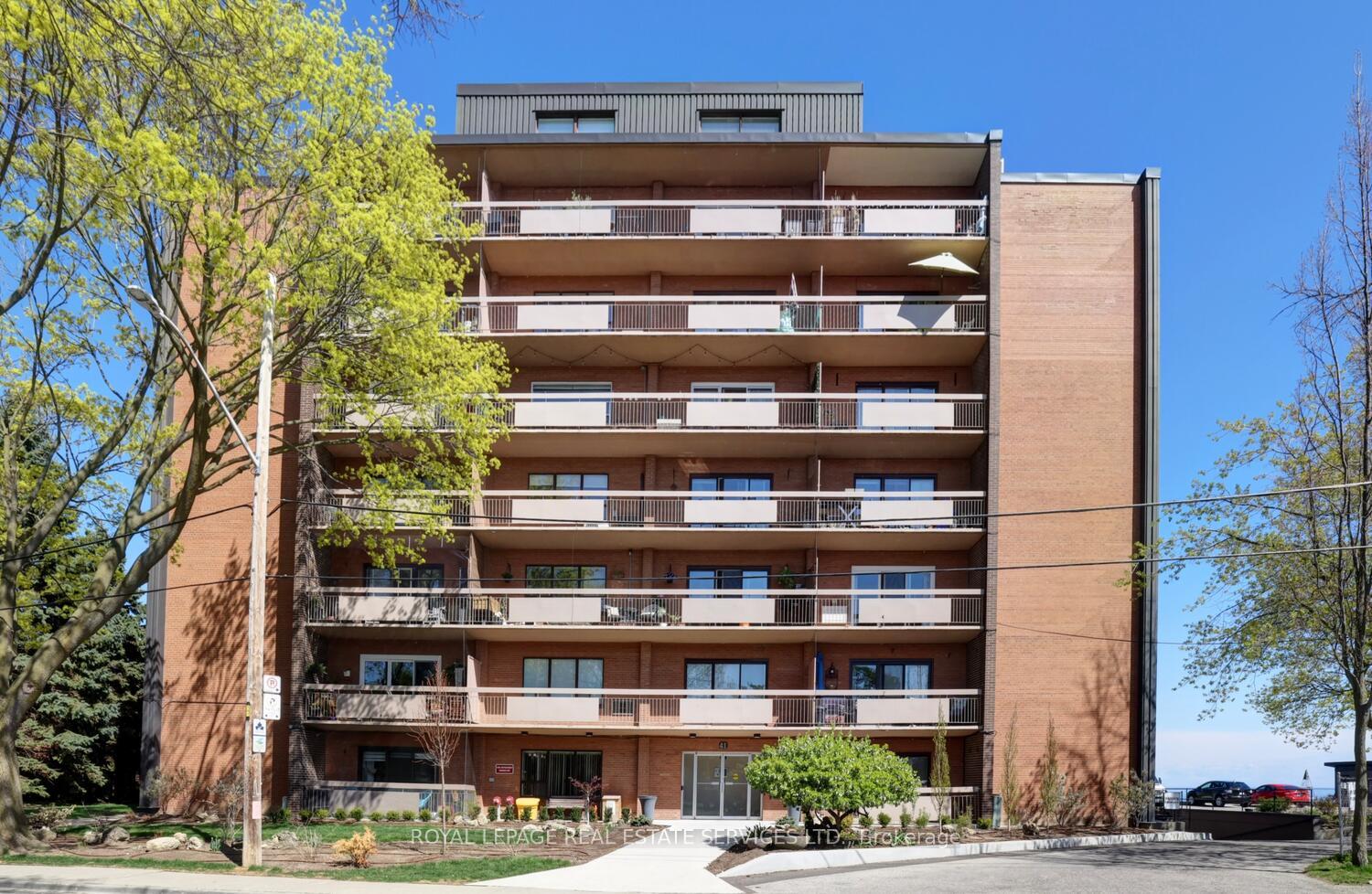 1 Bedroom Co-op at 41 Lake Shore, Toronto For sale