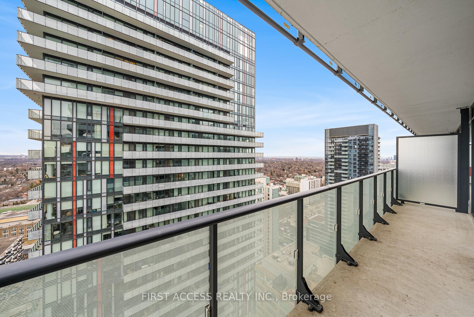2 Bedrooms Condo at 161 Roehampton,  Toronto For sale