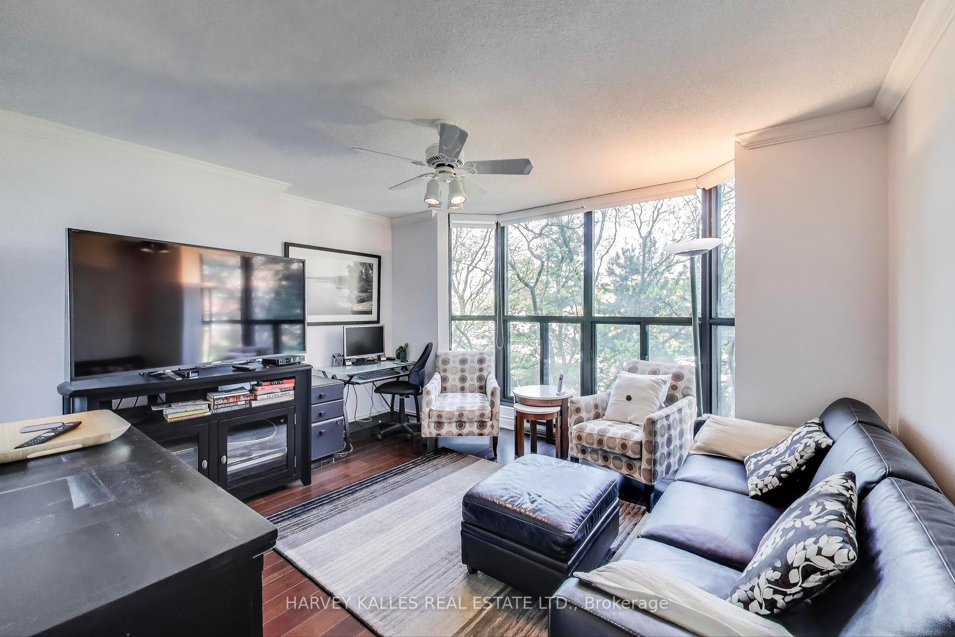 2 Bedrooms Condo at 33 Elmhurst, Toronto For sale