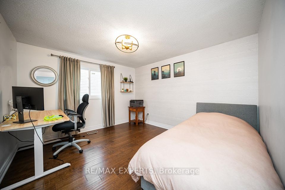 66 Carl Crescent