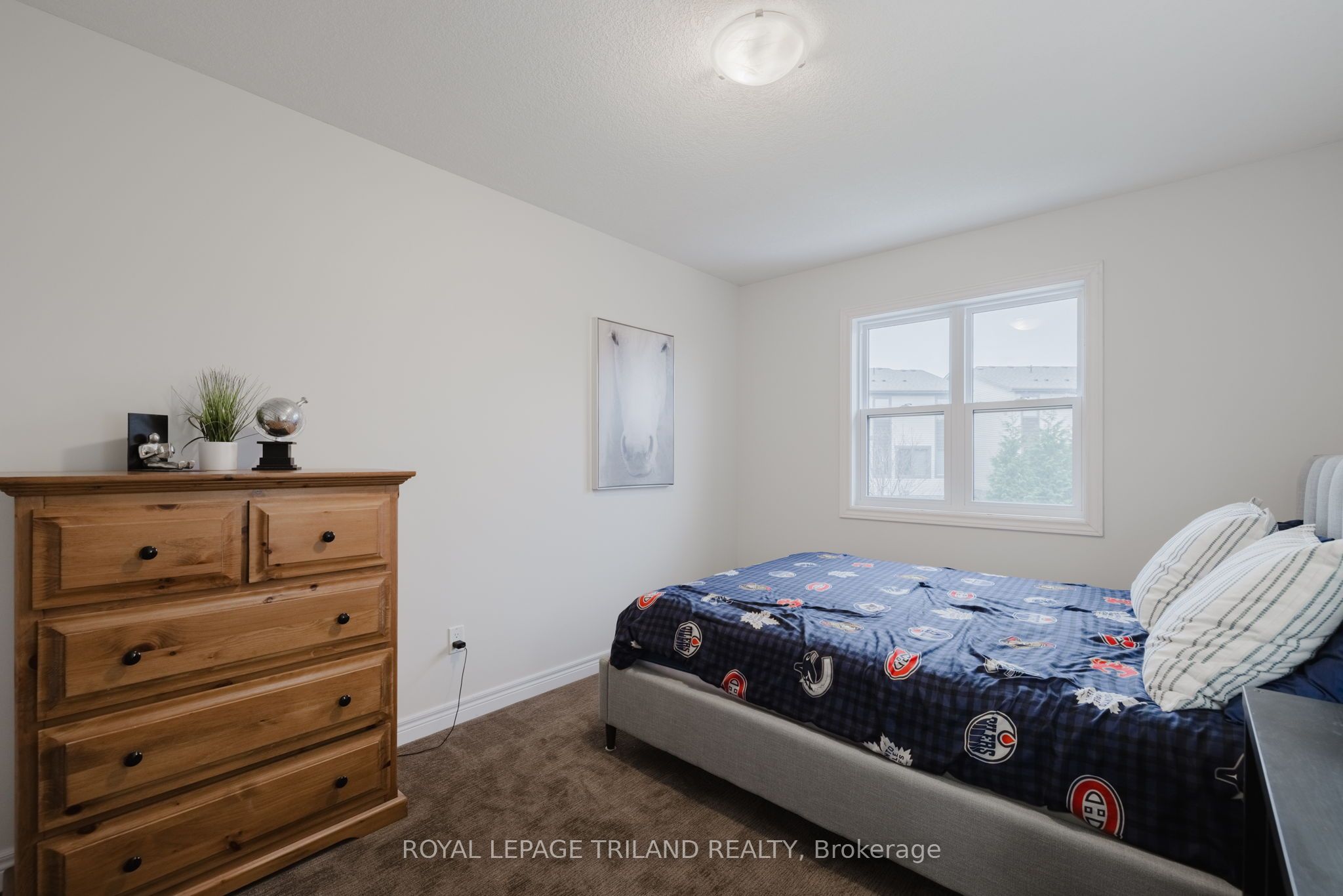 711 Springwood Crescent