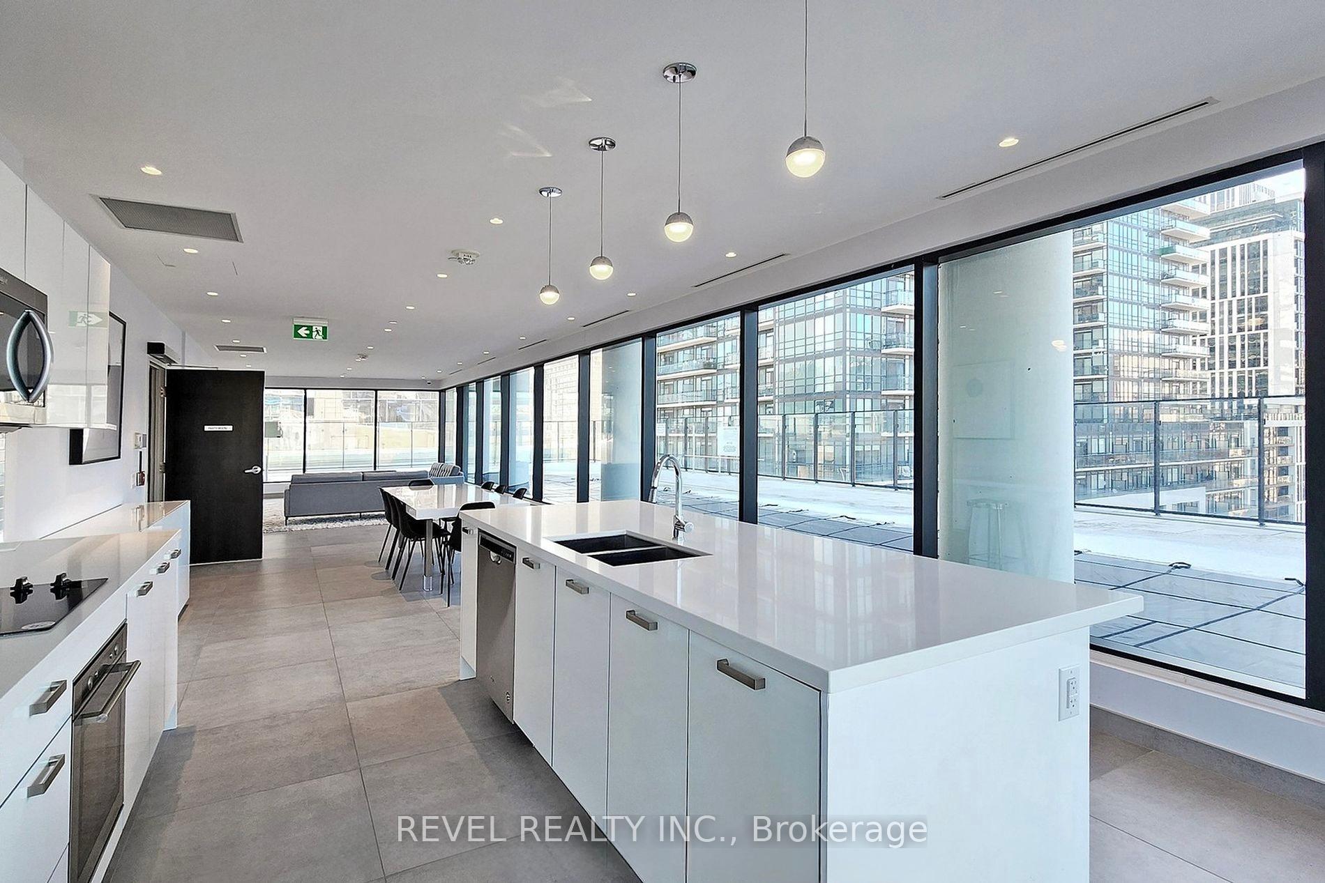 2 Bedrooms Condo at 55 Ontario, Toronto For sale