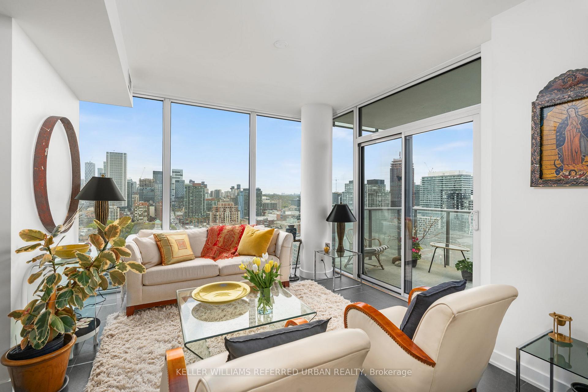 2 Bedrooms Condo at 1 Market, Toronto For sale