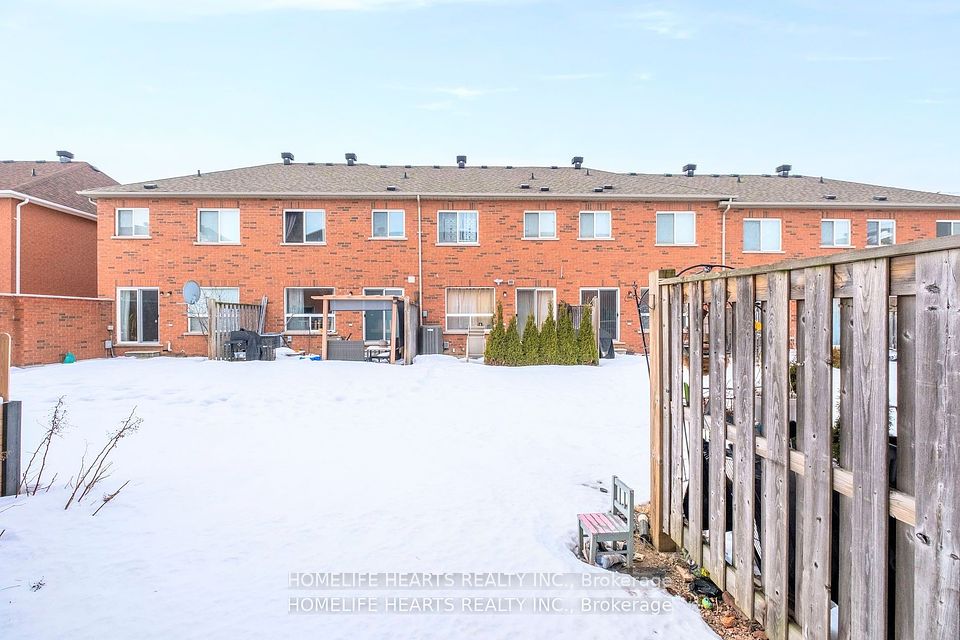 https://trreb-image.ampre.ca/h1HEvgzRS0dI8rJcciS1zC5asY0QOFnv-etyjkBQ7lA/rs:fit:960:960/wm:.5:so:0:50:.4/wmsh:10/wmt:PHNwYW4gZm9yZWdyb3VuZD0nd2hpdGUnIGZvbnQ9JzY4Jz5IT01FTElGRSBIRUFSVFMgUkVBTFRZIElOQy4sIEJyb2tlcmFnZTwvc3Bhbj4/L3RycmViL2xpc3RpbmdzLzQxLzI0LzczLzEwL3AvMzVmZDU5ZmQtOWY1MS00ZWE2LWI3MTgtOTJjNDQxNzA5NGVmLmpwZw.jpg