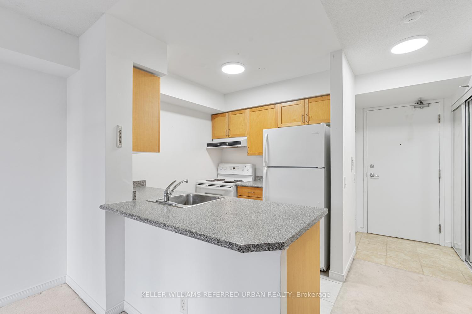1 Bedroom Condo at 155 Beecroft, Toronto For sale