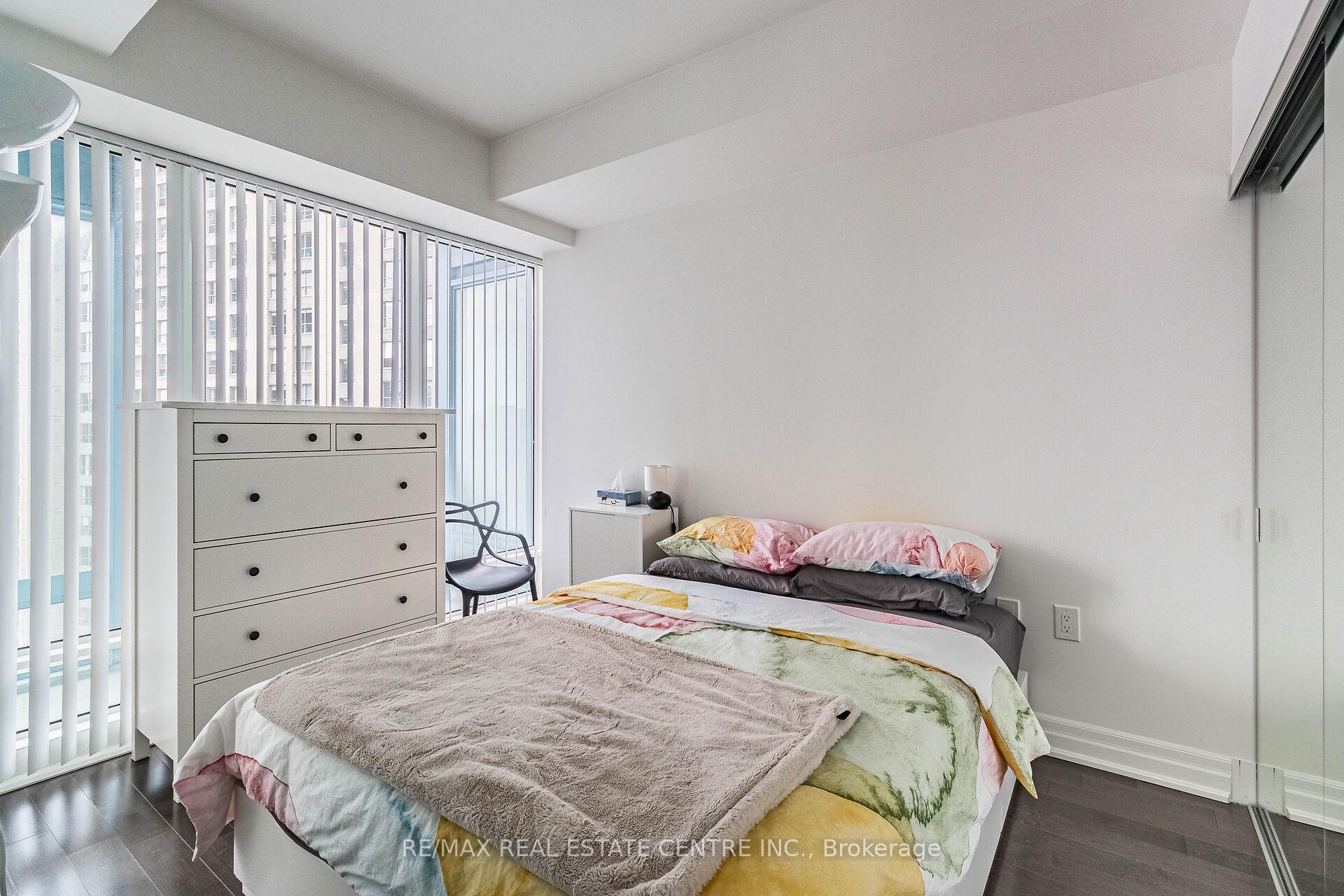 1 Bedroom Condo at 8 The Esplanade, Toronto For sale