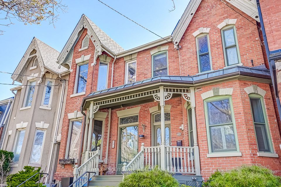 301 Sumach Street