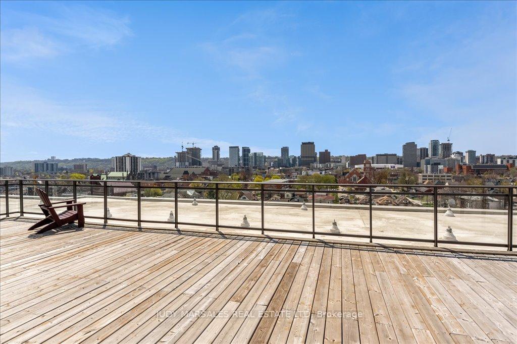 2 Bedrooms Condo at 50 Murray,  Hamilton For sale