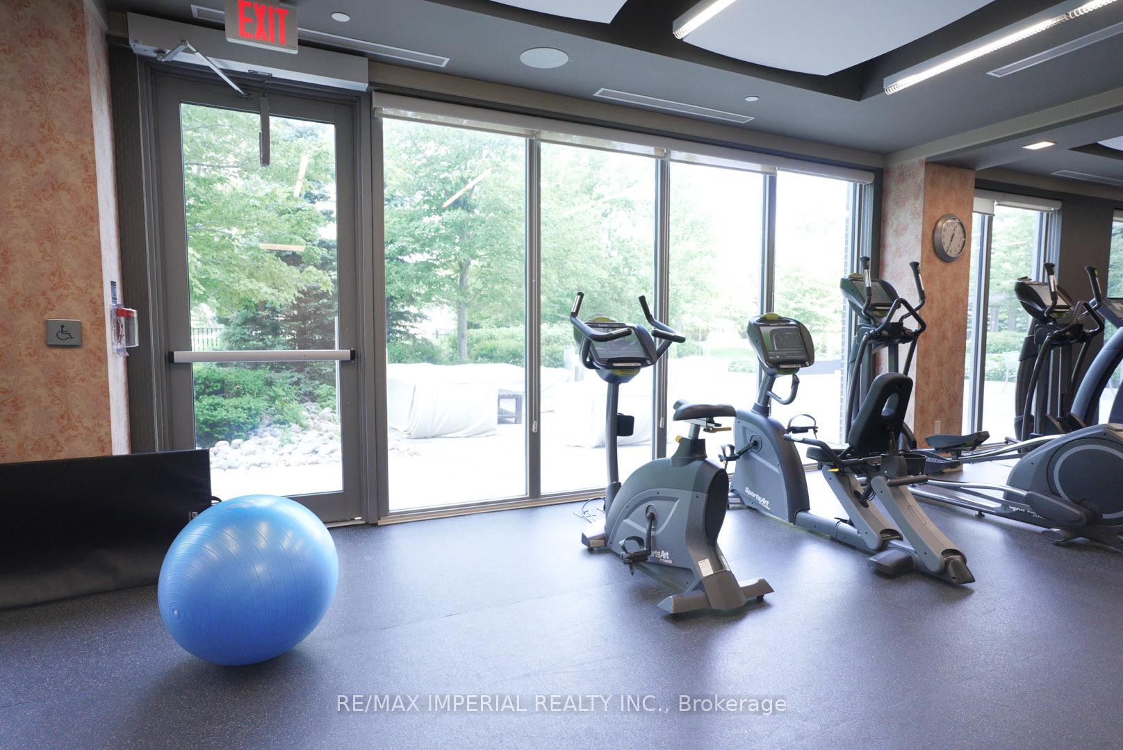 2 Bedrooms Condo at 18 Graydon Hall, Toronto For sale
