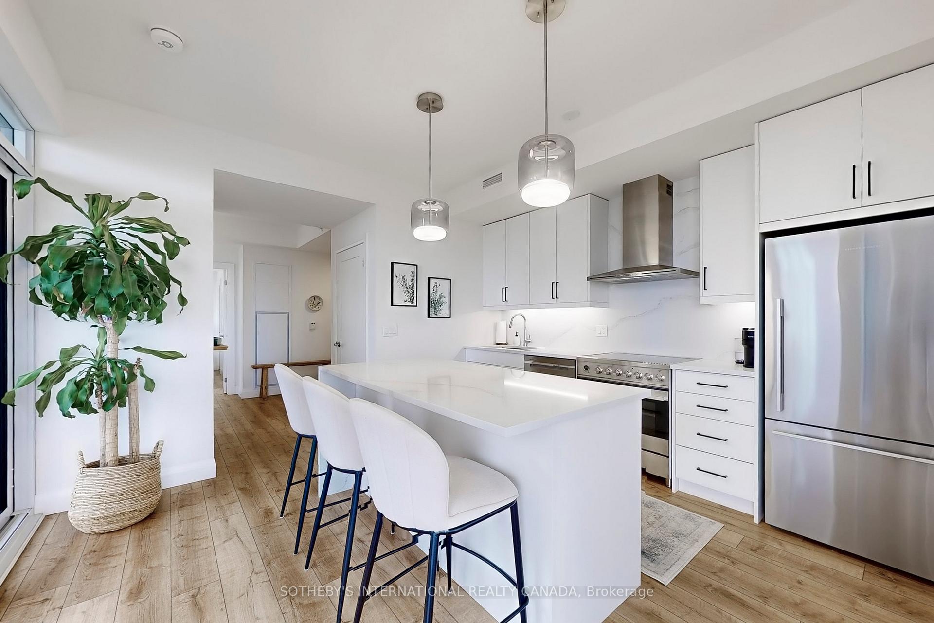 2 Bedrooms Condo at 500 Brock, Burlington For sale