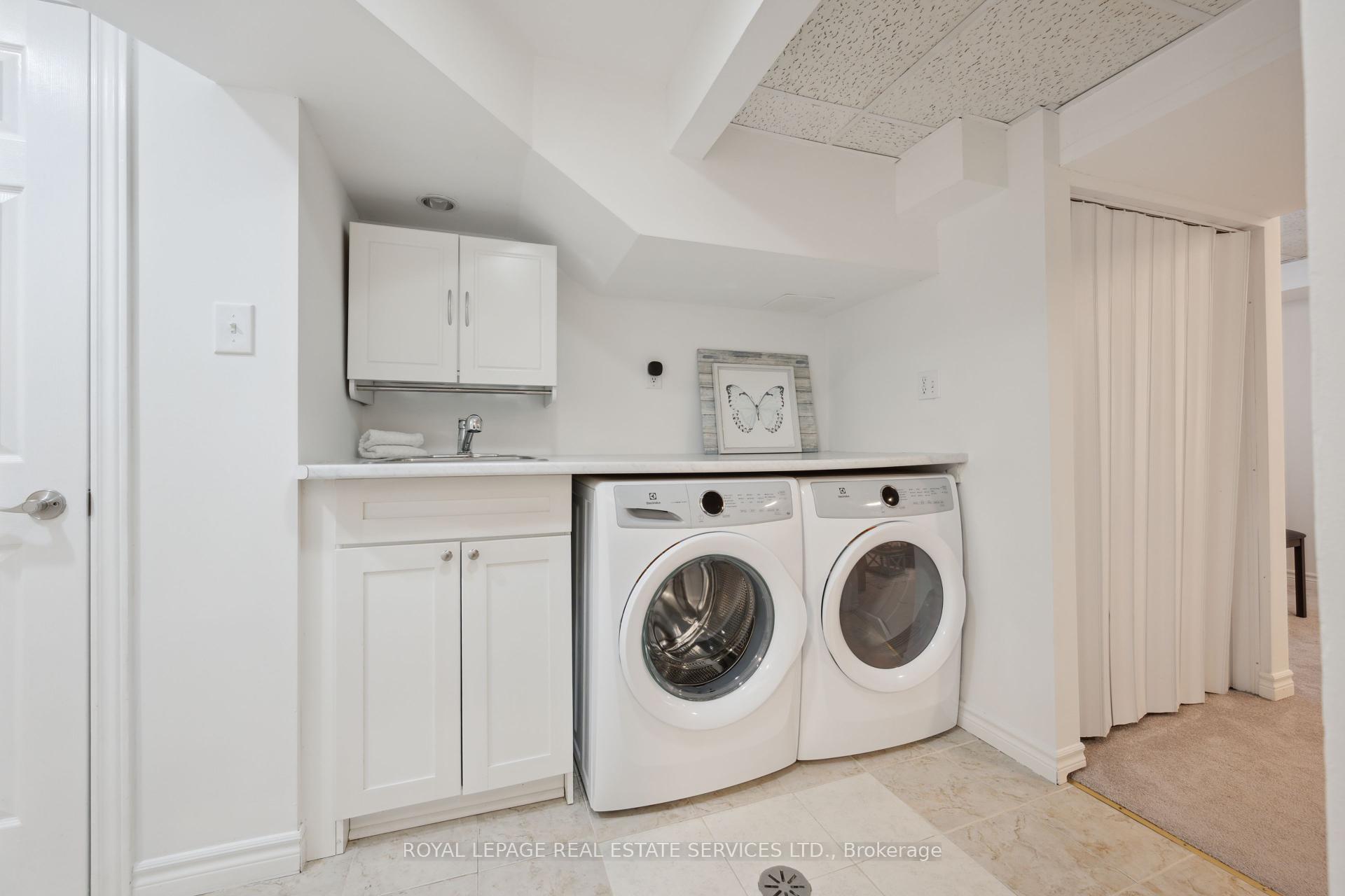 4 Bedrooms Condo at 6540 Falconer, Mississauga For sale