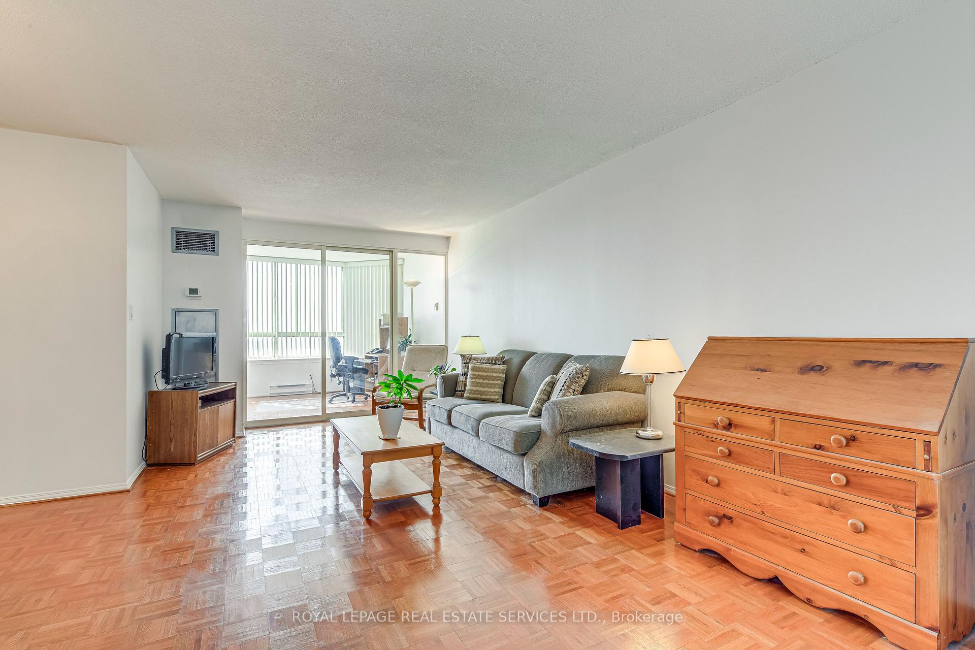 2 Bedrooms Condo at 3605 Kariya, Mississauga For sale