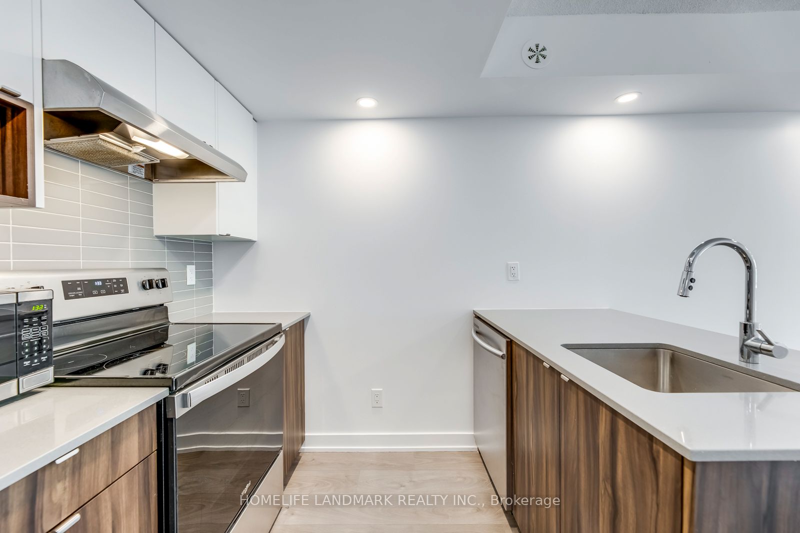 1133 Cooke Boulevard, #808