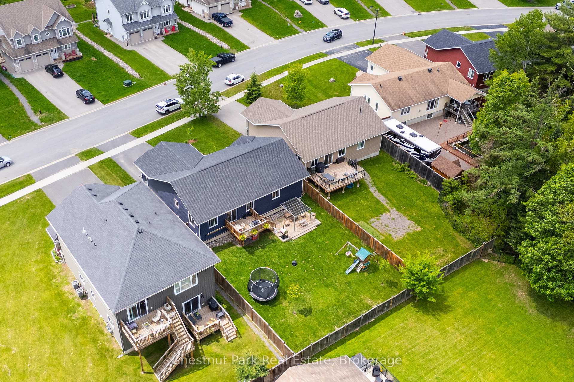 3 Macarthur Drive, Bracebridge, ON P1L 0A8