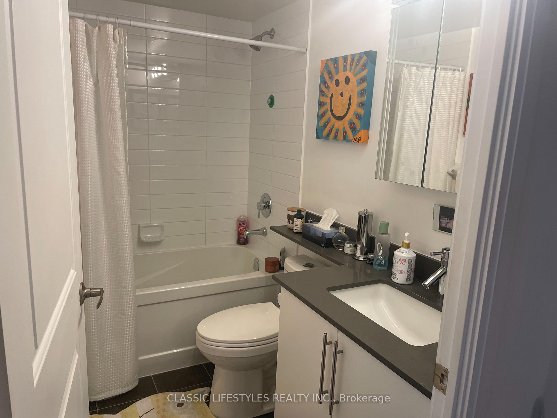 2 Bedrooms Condo at 1 Michael Power,  Toronto For sale