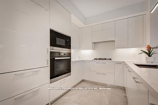 3 Southvale Drive, #301