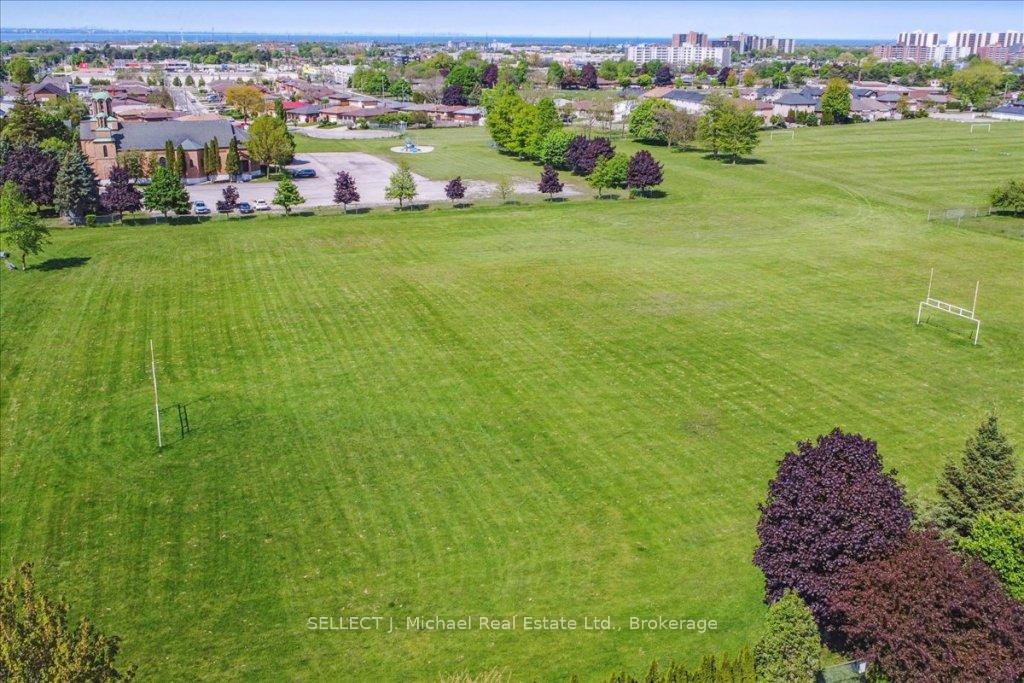 3 Bedrooms Condo at 213 Nash, Hamilton For sale
