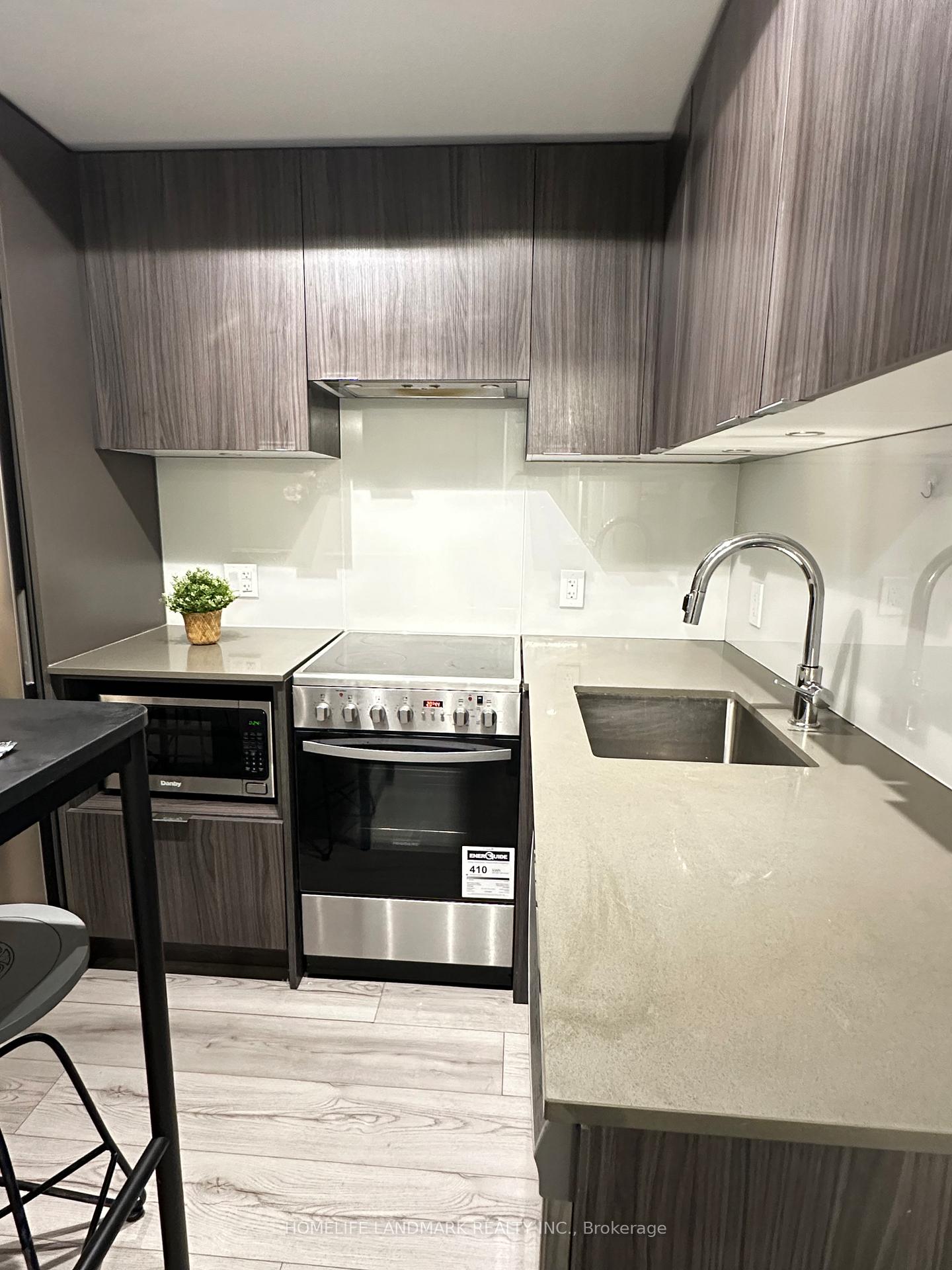 1 Bedroom Condo at 395 Bloor, Toronto For sale