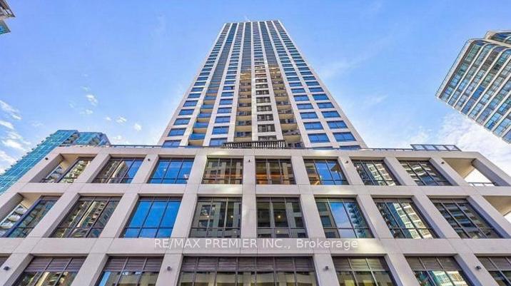 2 Bedrooms Condo at 36 Elm,  Mississauga For sale