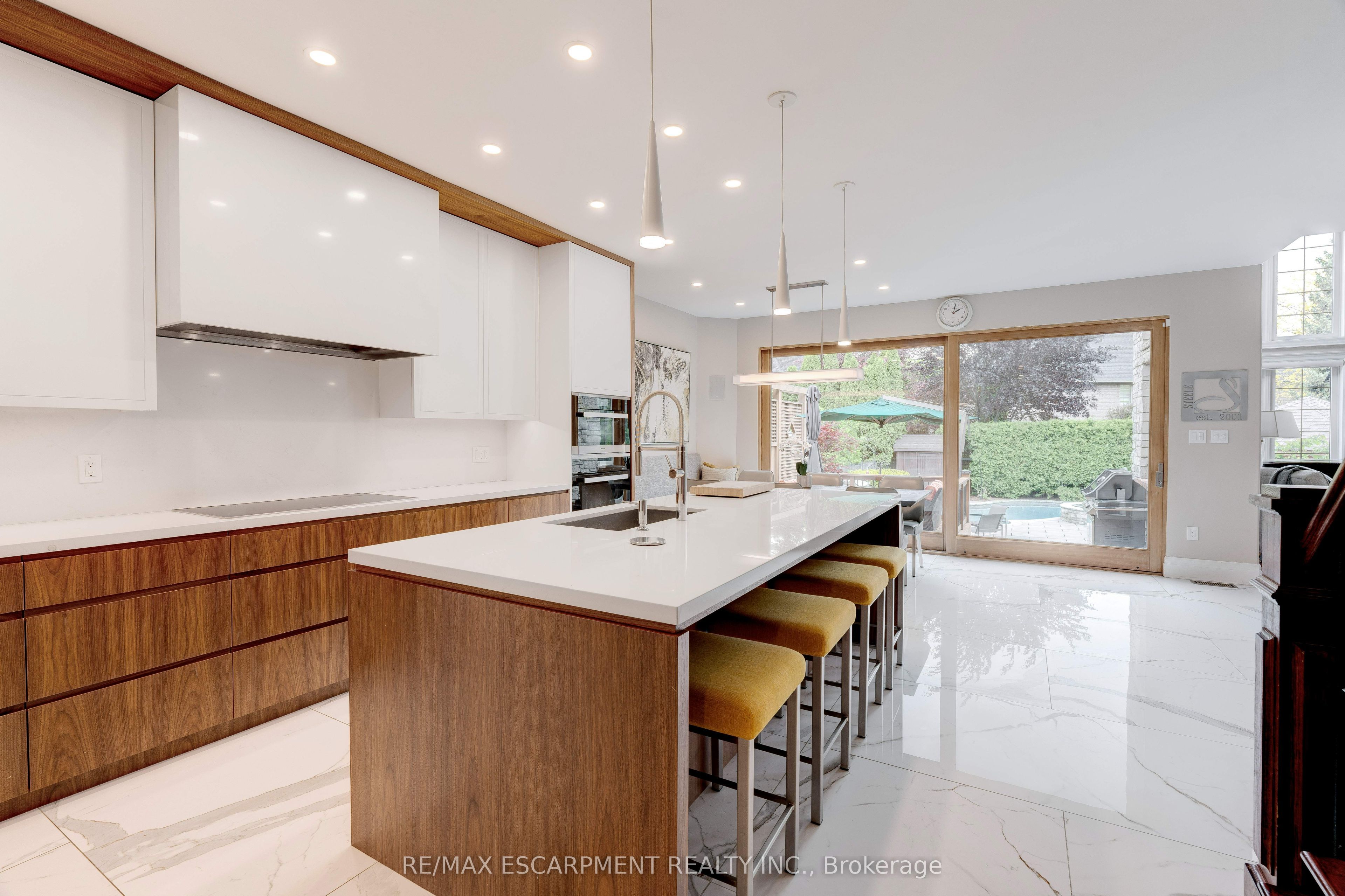 290 Shoreacres Road