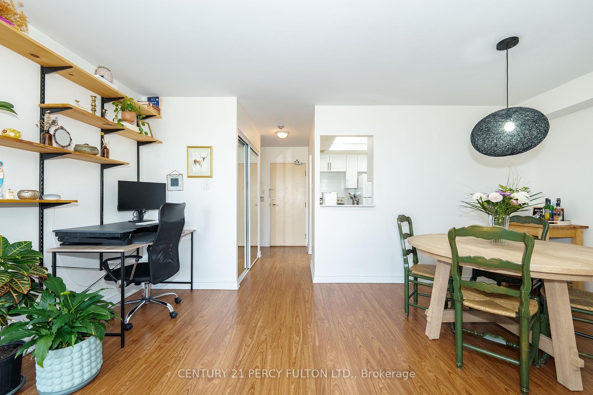 2 Bedrooms Condo at 3 Greystone Walk, Toronto For sale