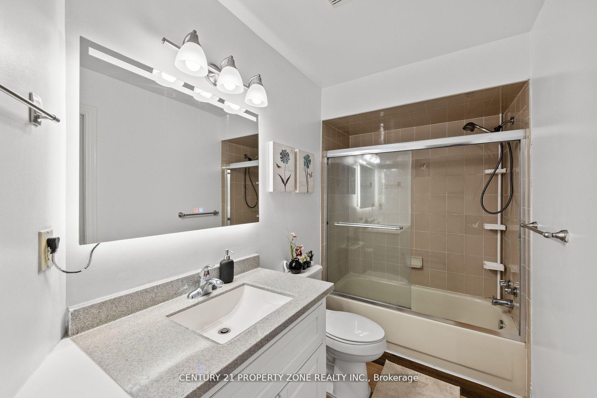 4 Bedrooms Condo at 280 Limeridge, Hamilton For sale