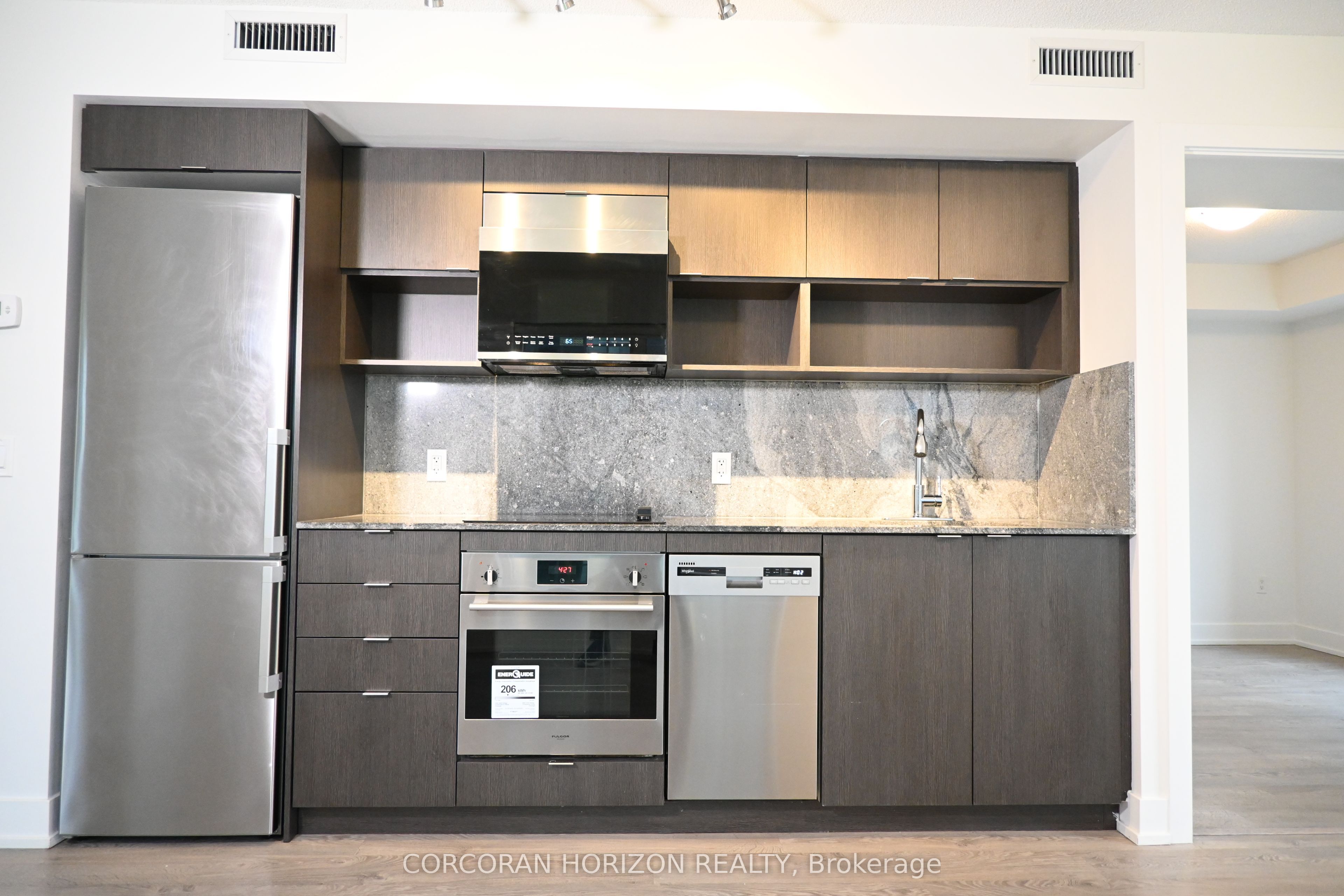 7 Mabelle Avenue, #404