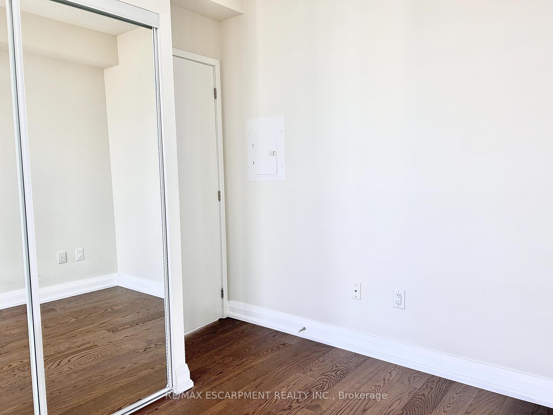 3 Bedrooms Condo at 3975 Grand Park, Mississauga For sale