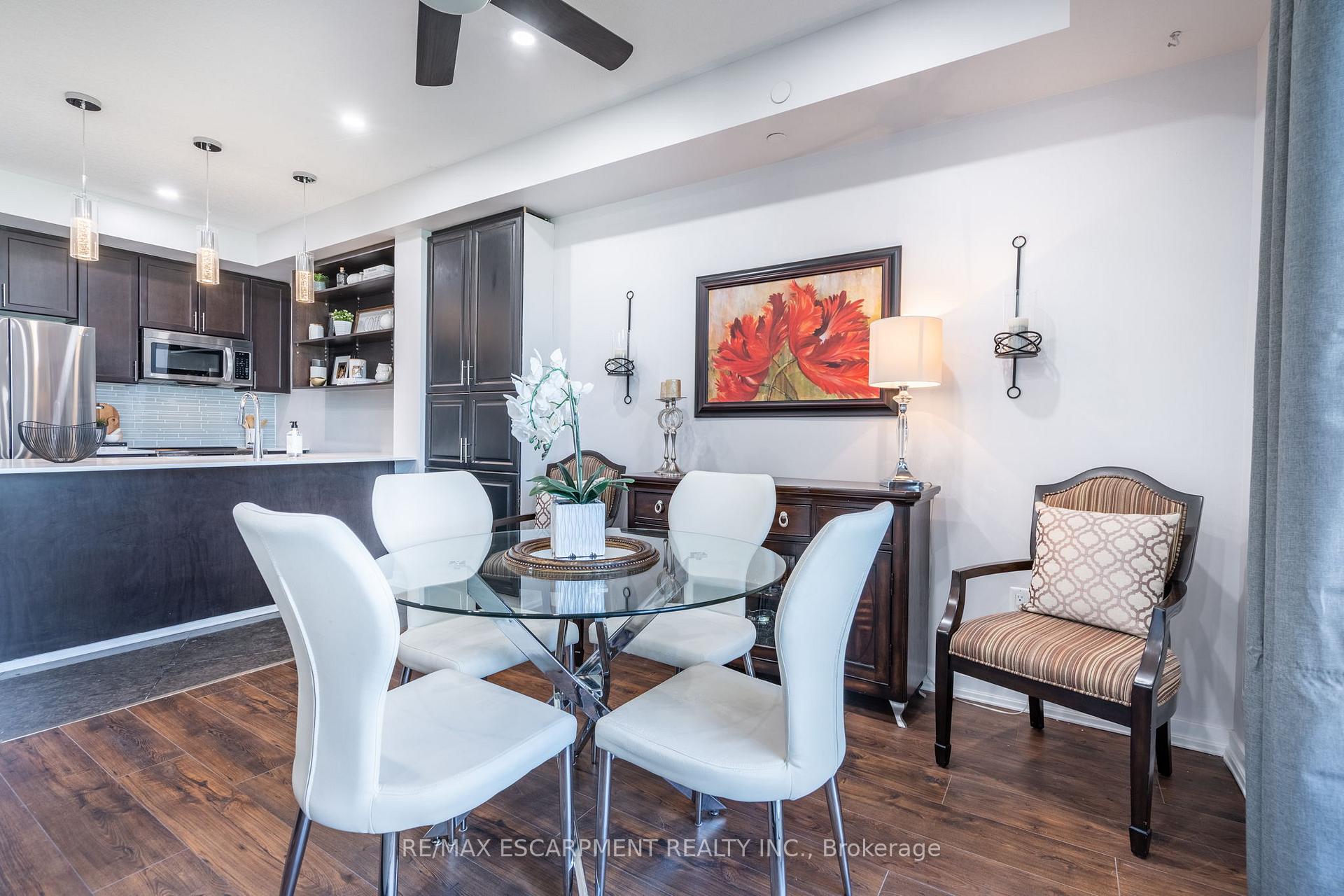 2 Bedrooms Condo at 125 Shoreview, Hamilton For sale