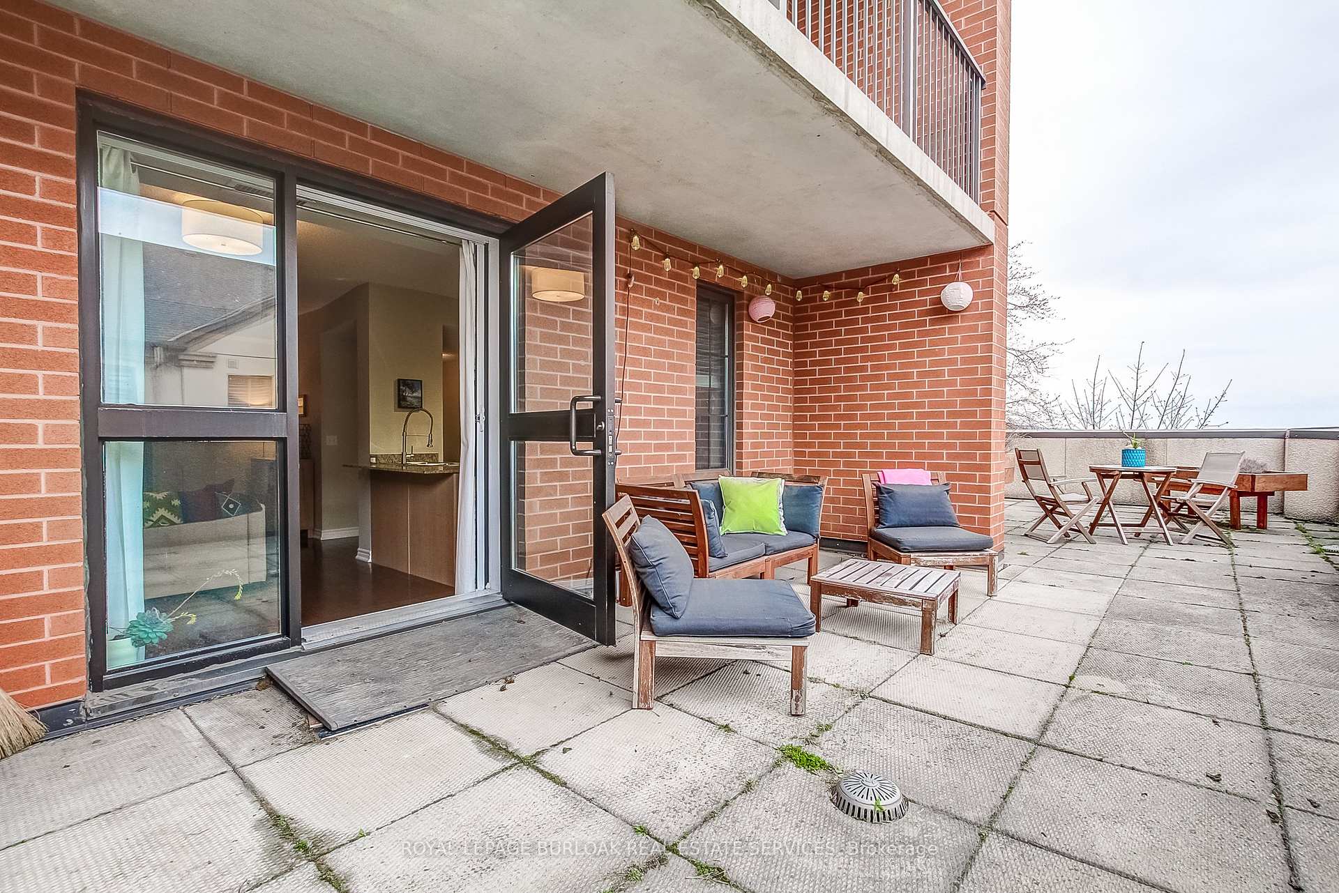 1 Bedroom Condo at 47 Caroline,  Hamilton For sale