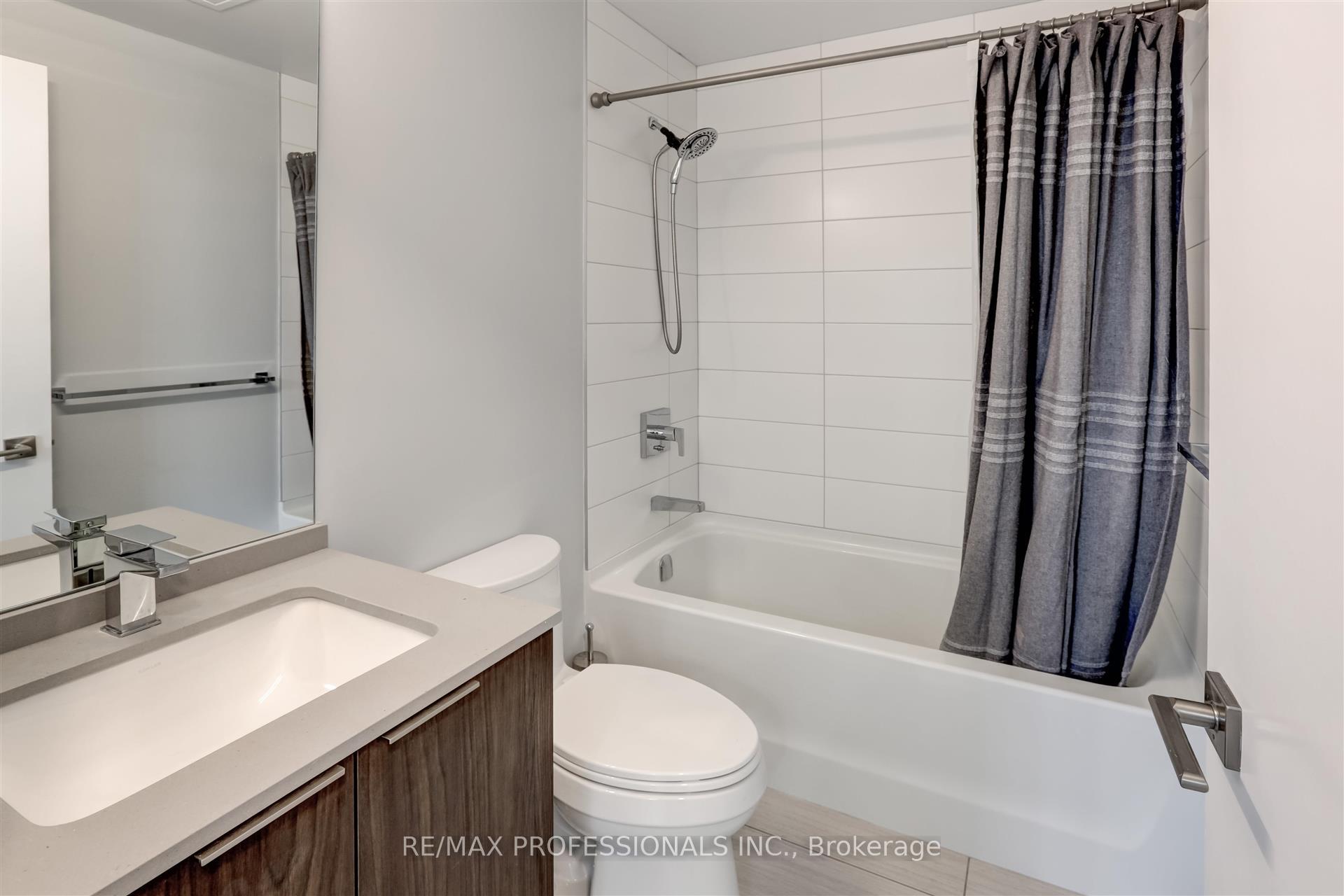 3 Bedrooms Condo at 10 Brin, Toronto For sale