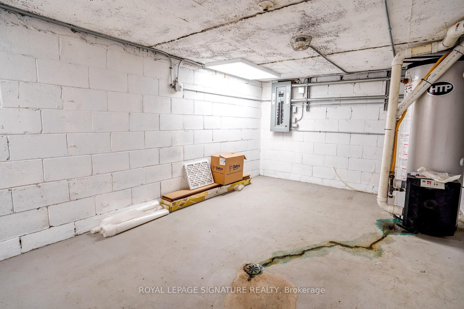 926 King Street W, #Main