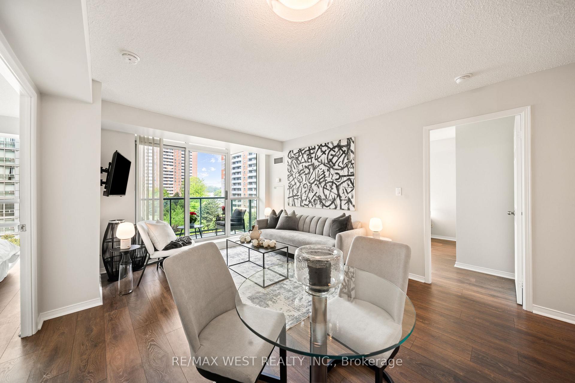 2 Bedrooms Condo at 7 Michael Power, Toronto For sale