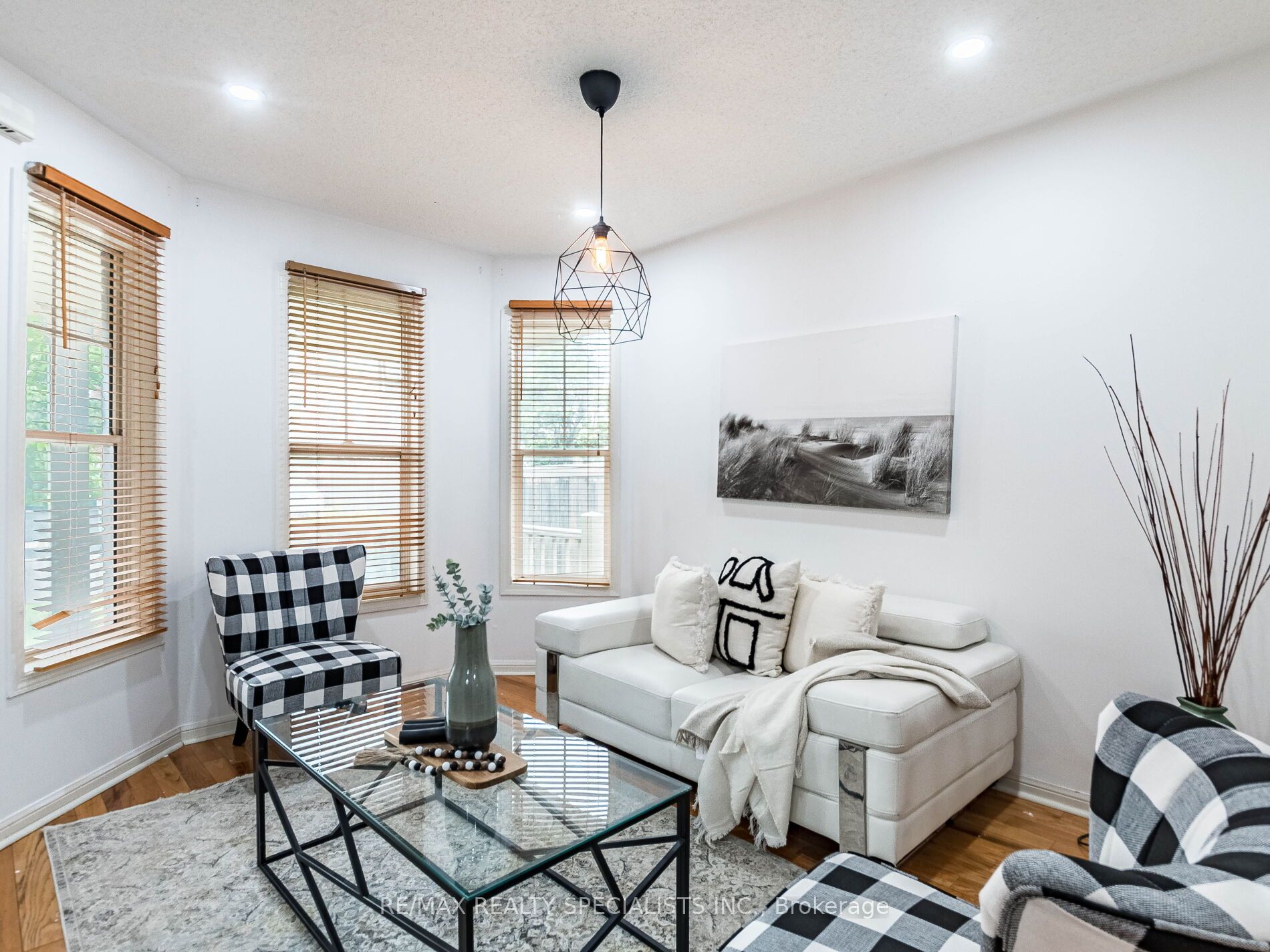 105 DECKER HOLLOW Circle