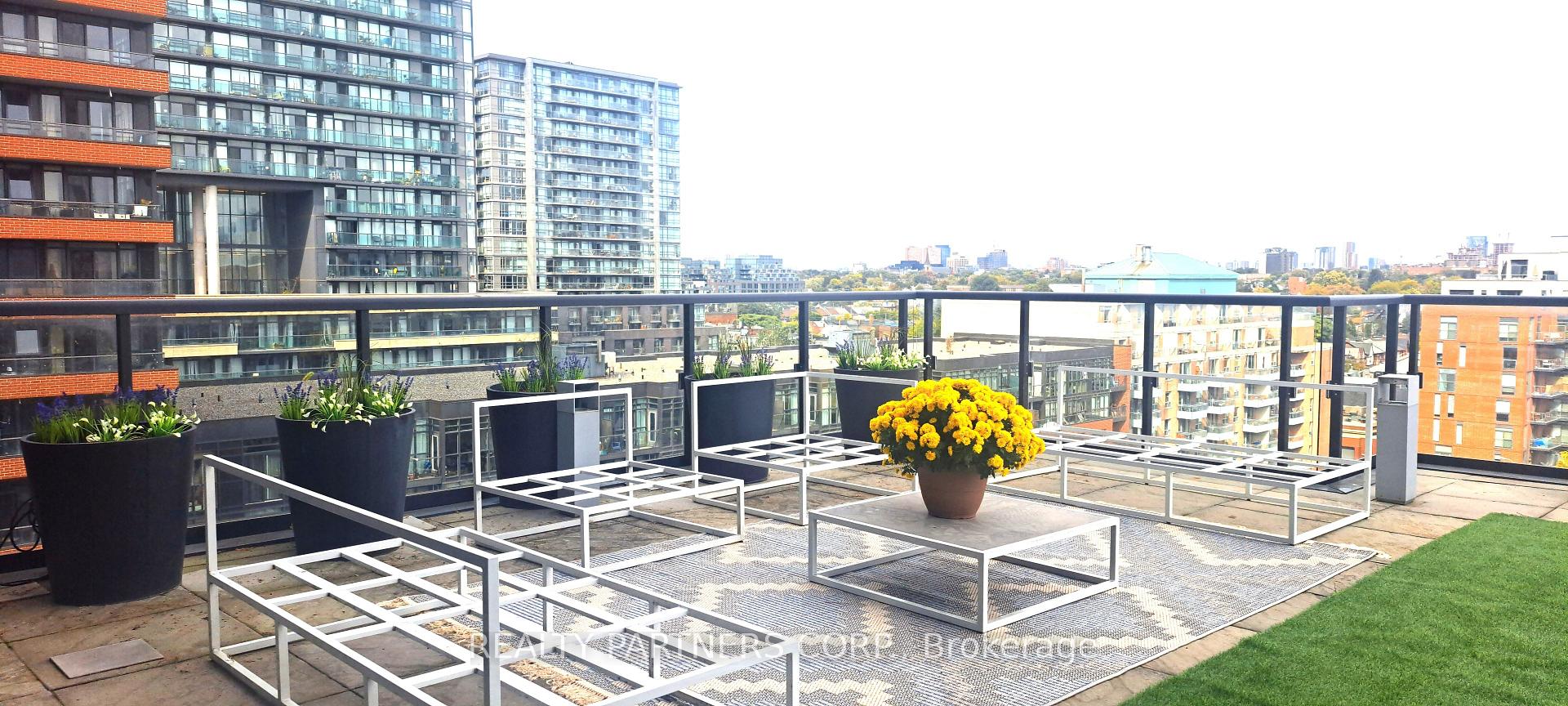 3 Bedrooms Condo at 8 Dovercourt,  Toronto For sale