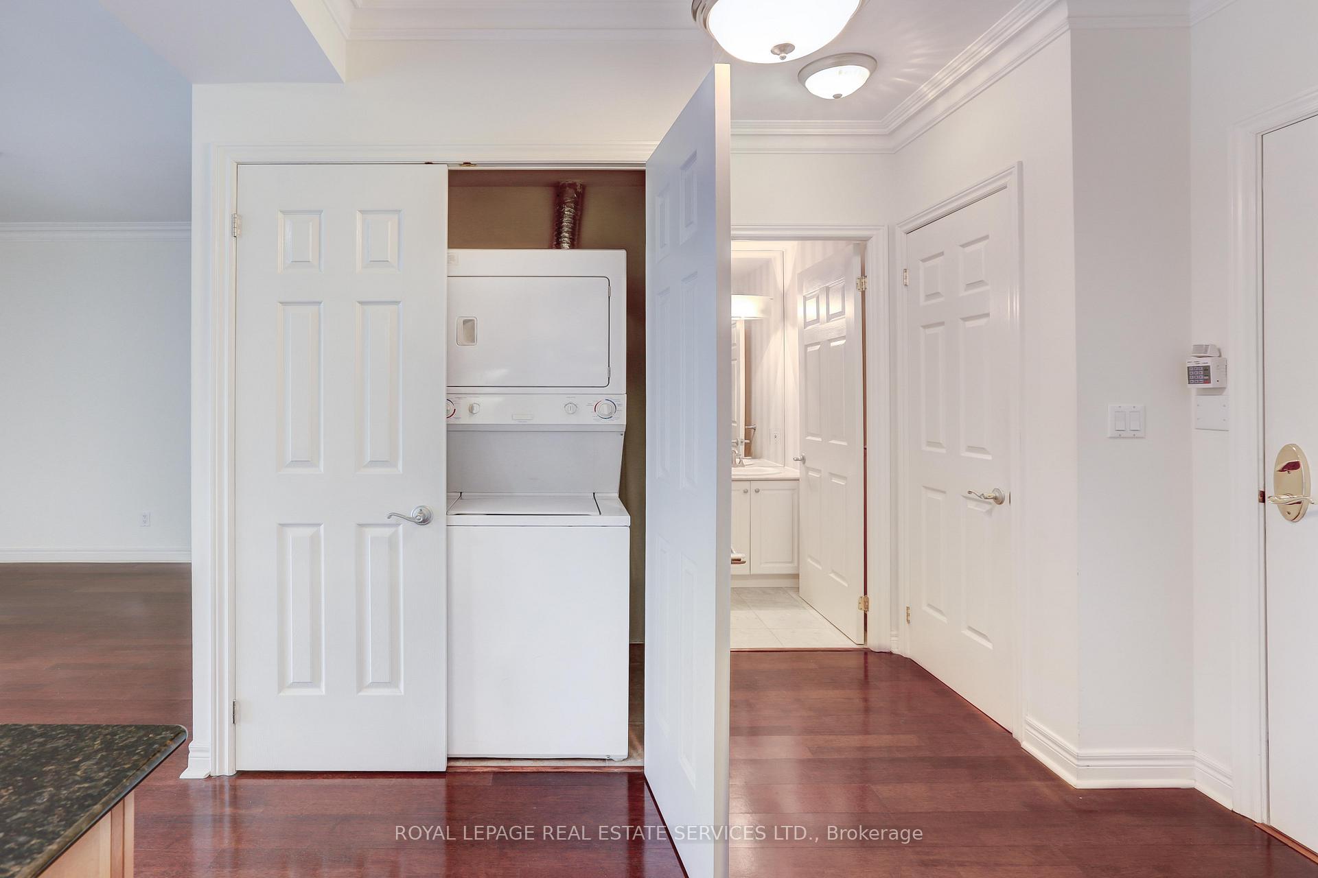 3 Bedrooms Condo at 3085 Bloor, Toronto For sale