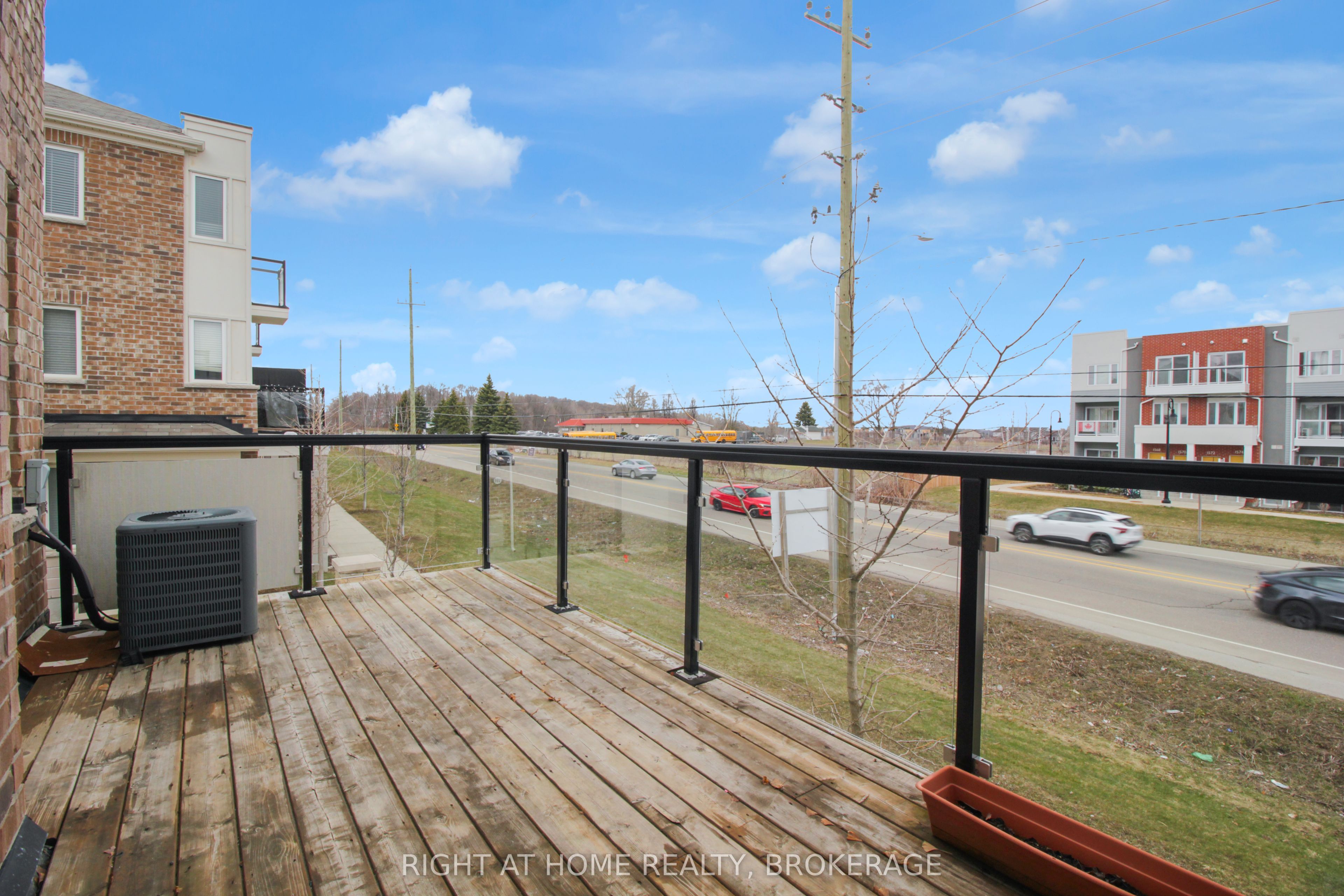 918 Apple Hill Lane, Kitchener, ON N2R 0L7