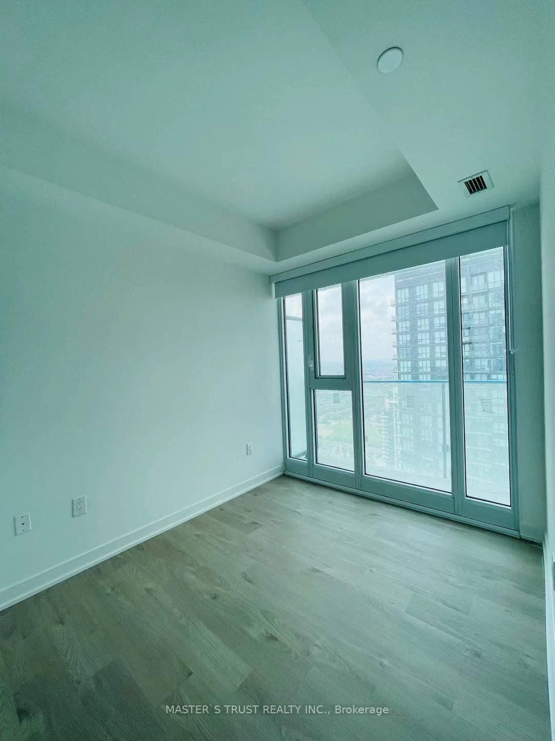 3 Bedrooms Condo at 3900 Confederation, Mississauga For sale