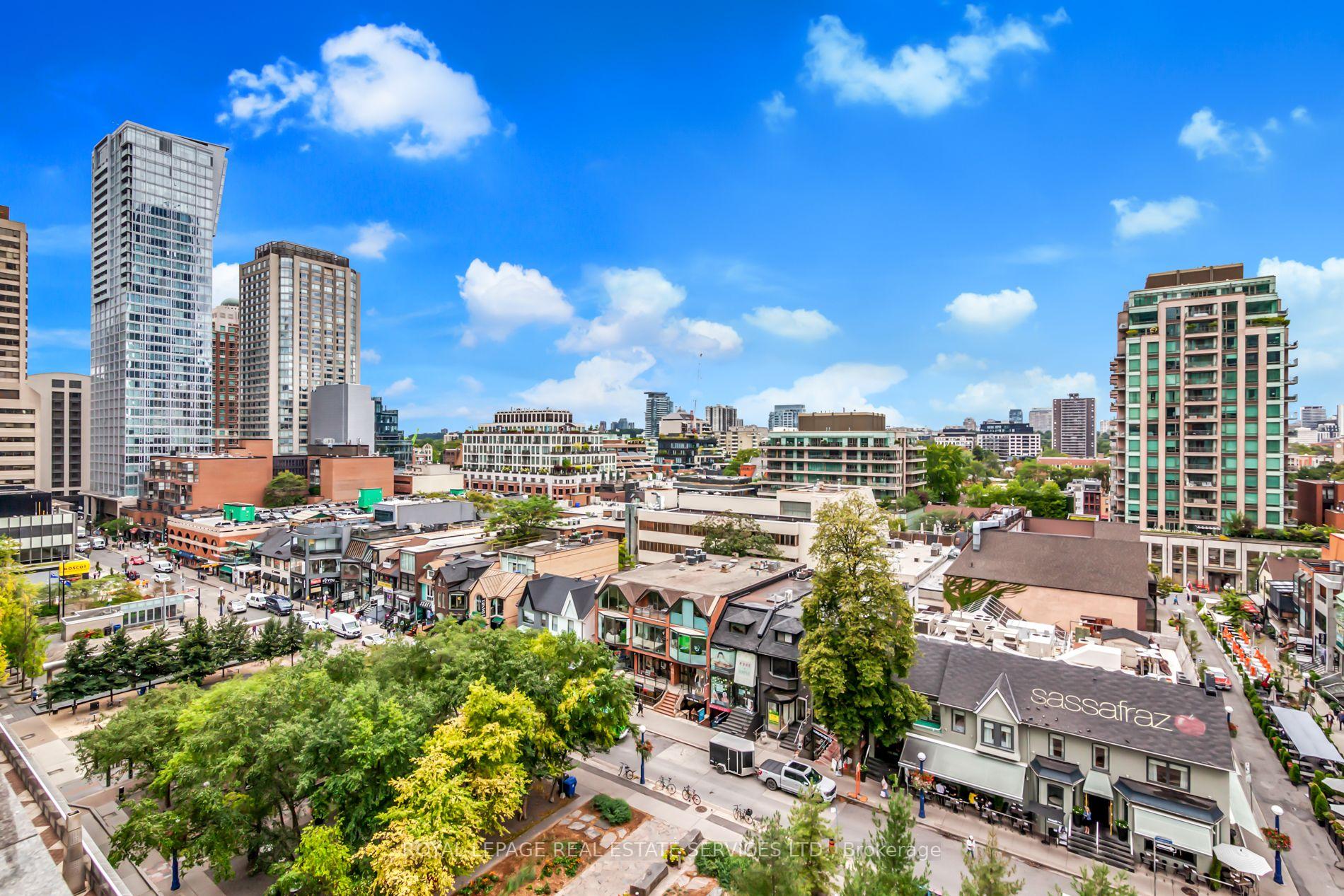 3 Bedrooms Condo at 10 Bellair, Toronto For sale