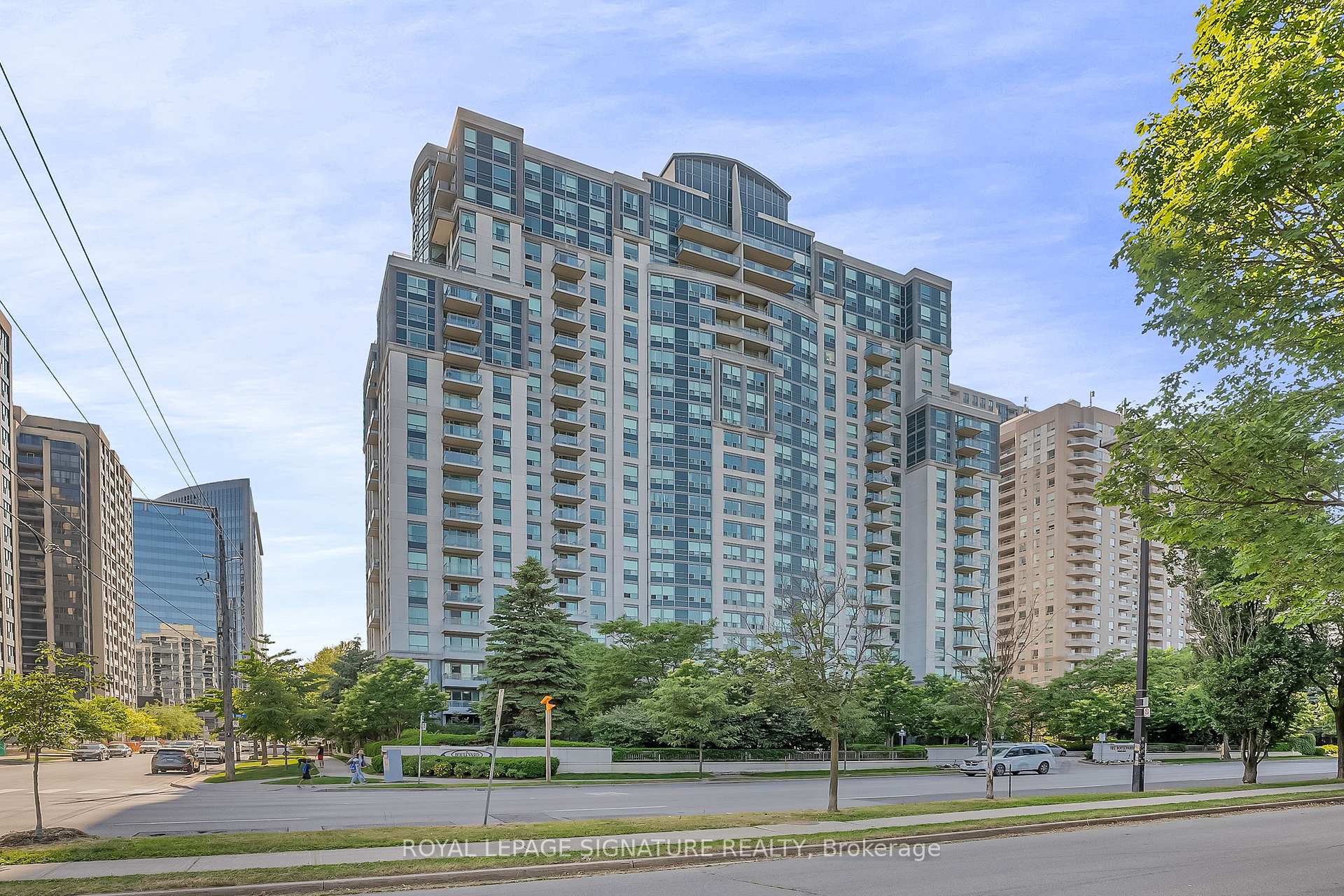2 Bedrooms Condo at 188 Doris, Toronto For sale